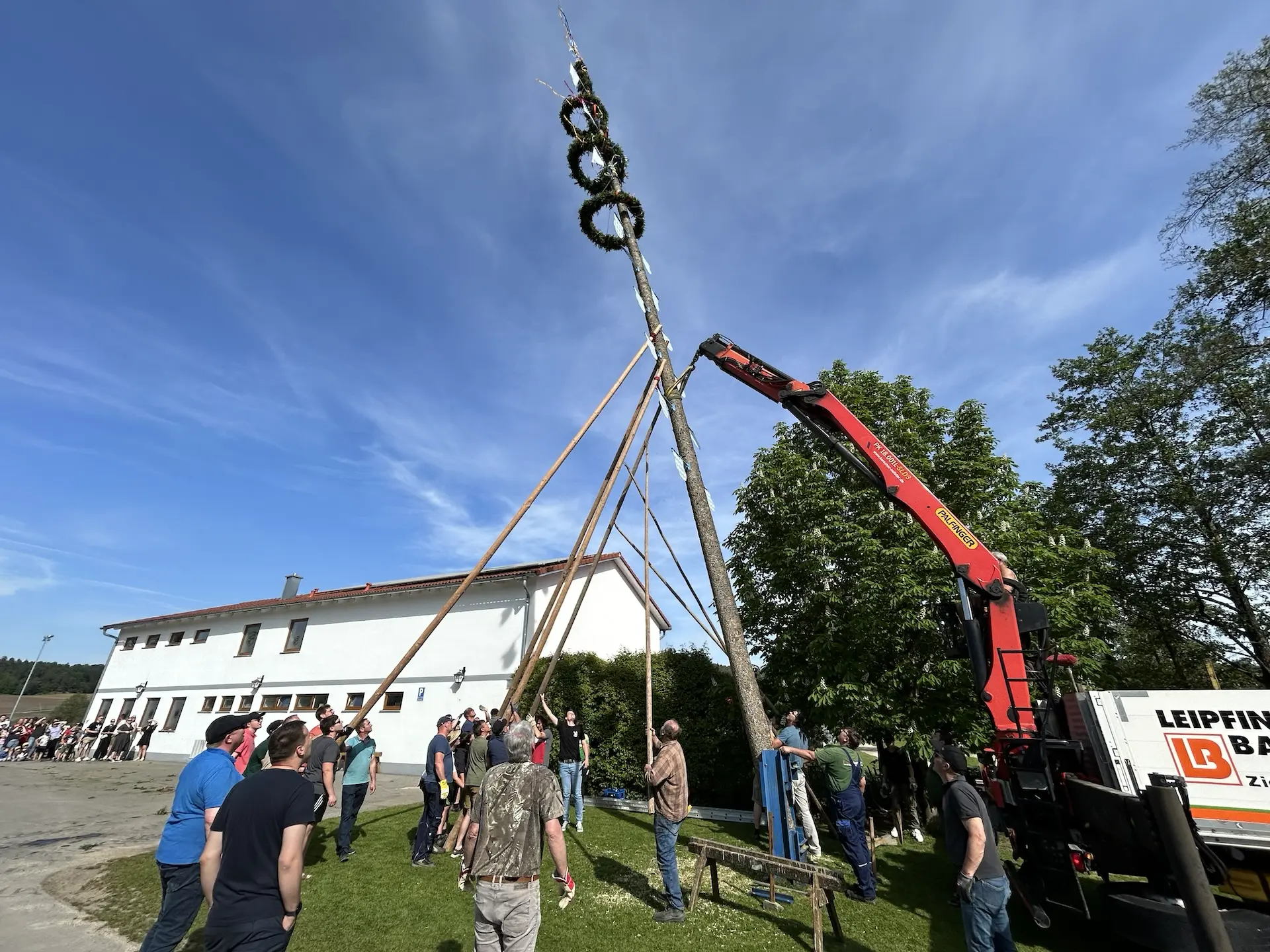 Maibaumfest in Puttenhausen – Tradition und Gemeinschaftsgeist